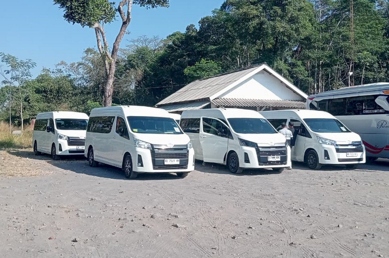 Sewa Hiace Jogja dengan Sopir: Harga & Armada 2026